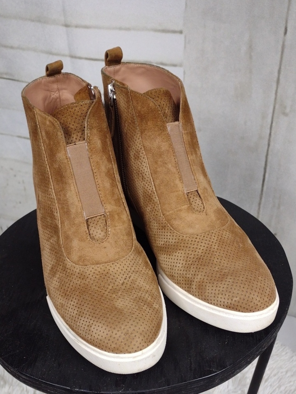 Linea Paolo Suede Side Zip Wedge Ankle Booties in Tan Size 10